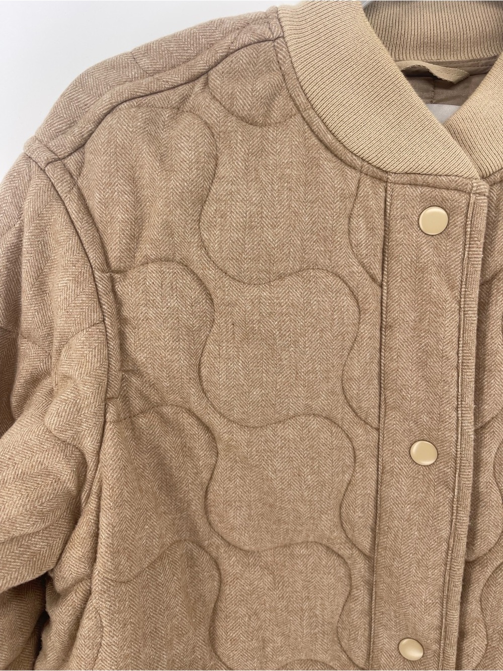 Madewell Quilted Bomber Jacket in Camel - Picture 3 of 15